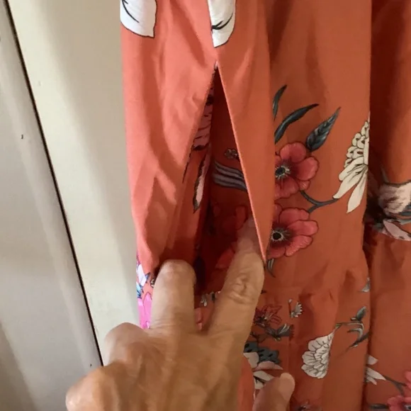 BloomChic Dark Peach Floral Tulip Sleeve Elastic Waist V~Neck Dress 28 - Picture 5 of 6